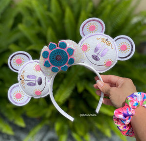 Small world  | Mouse Ears