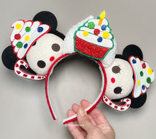 Load image into Gallery viewer, Christmas cupcakes |  Mouse Ears