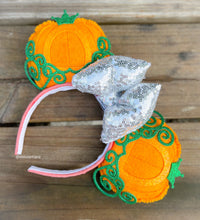 Load image into Gallery viewer, Pumpkin Carriage | Mouse Ears