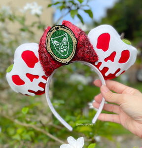 Evil Queen Mirror Poison Apple Glow in the Dark |  Mouse Ears