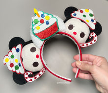 Load image into Gallery viewer, Christmas cupcakes |  Mouse Ears